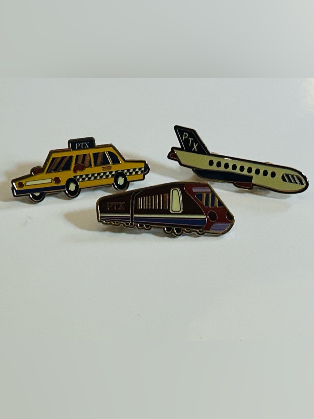NEW! Pentatonix “Christmas In The City Tour” Collectible Enamel Pin Set (NWT)